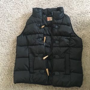 Black puffer vest