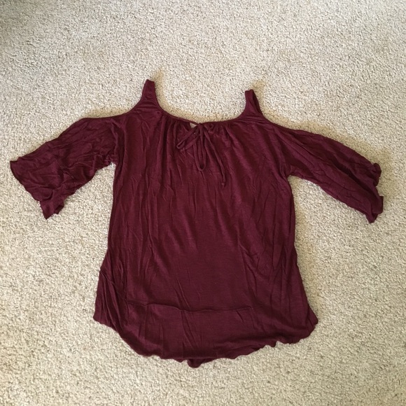 Maroon top - Picture 1 of 1