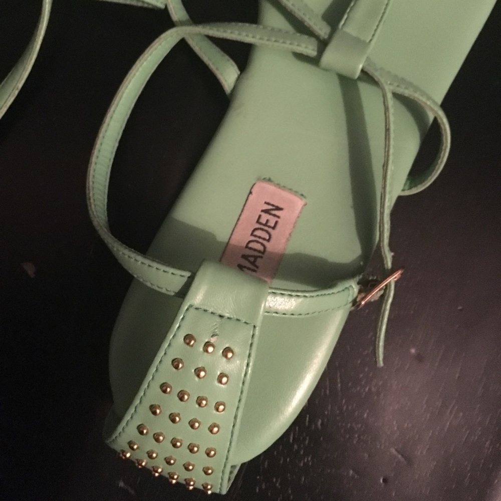 Steve Madden Sandals 🌻 - Picture 2 of 3