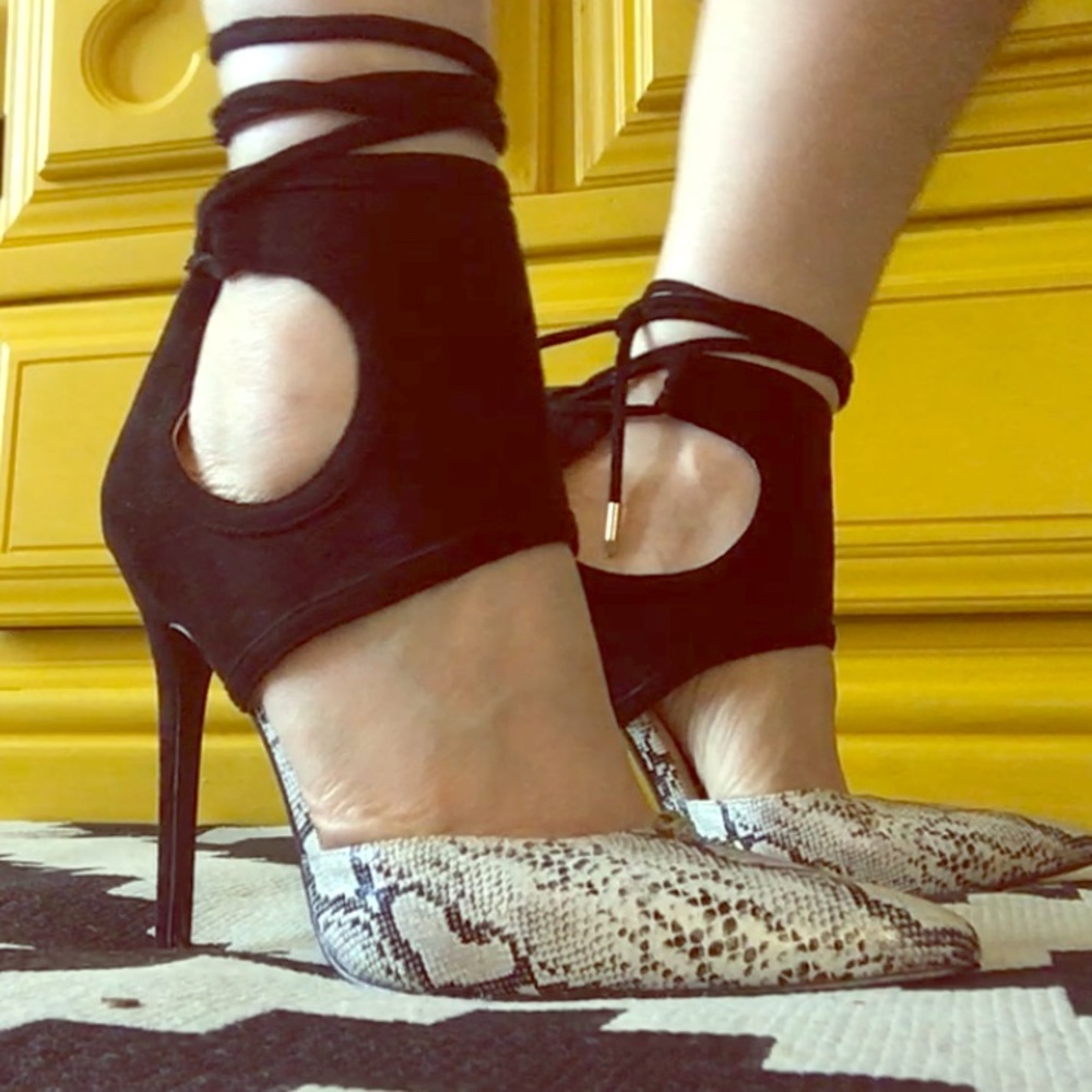 SOLD 🚫 Animal print high heels - shoe republic LA