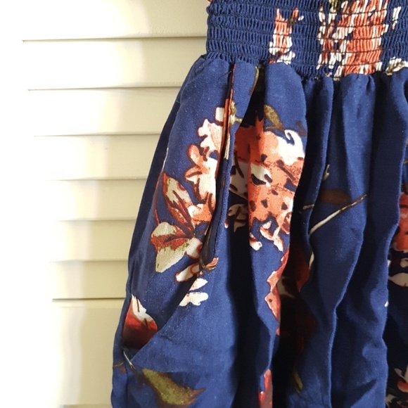 ☆☆☆SOLD☆☆☆Red Floral Romper - Picture 3 of 4