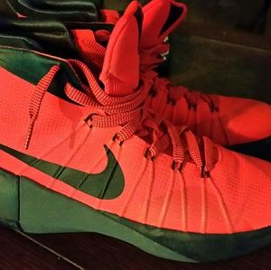 Mens Hyperdunk basketball shoes