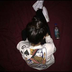 Queen Card Long Sleeve