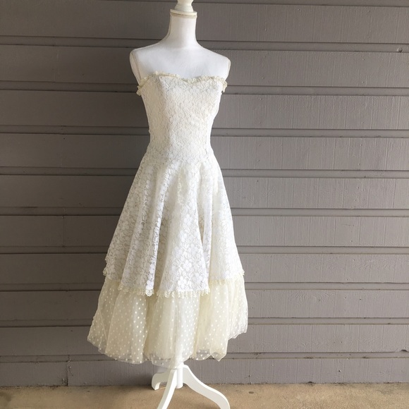 Vintage Dresses & Skirts - Vintage strapless sweetheart wedding dress