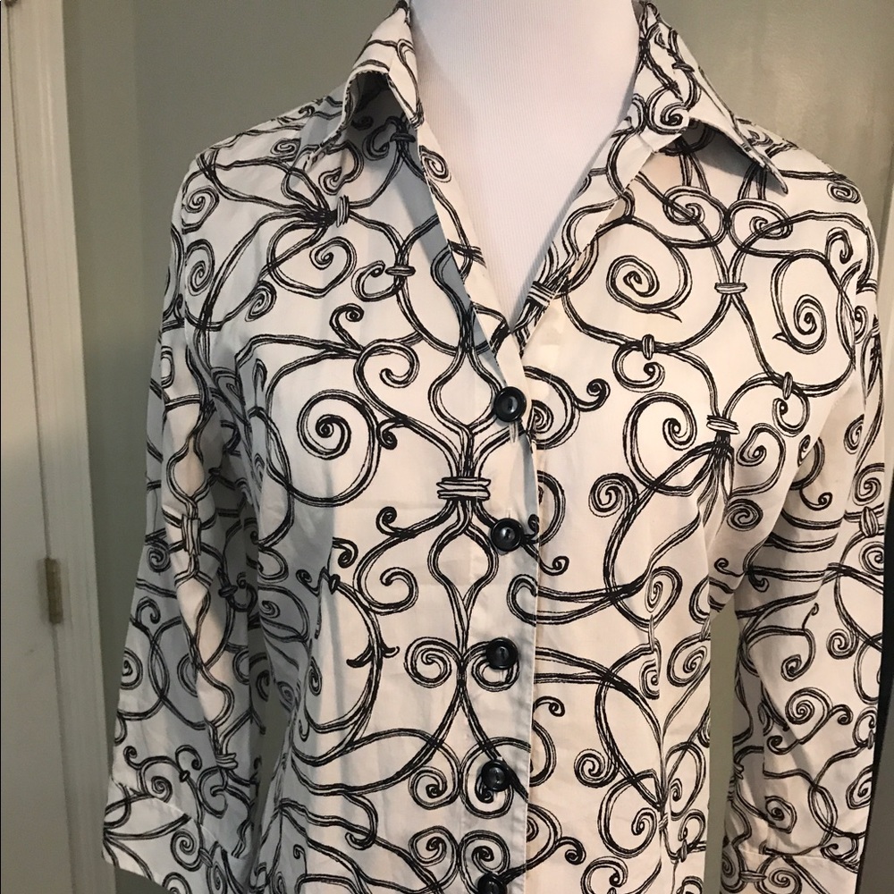 Foxcroft size 6 wrinkle free blouse