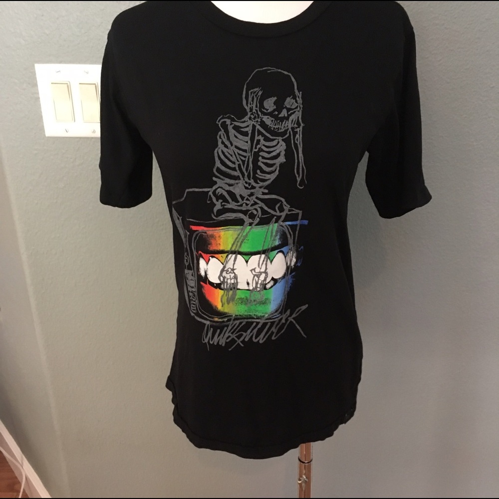 Quicksilver tee shirt