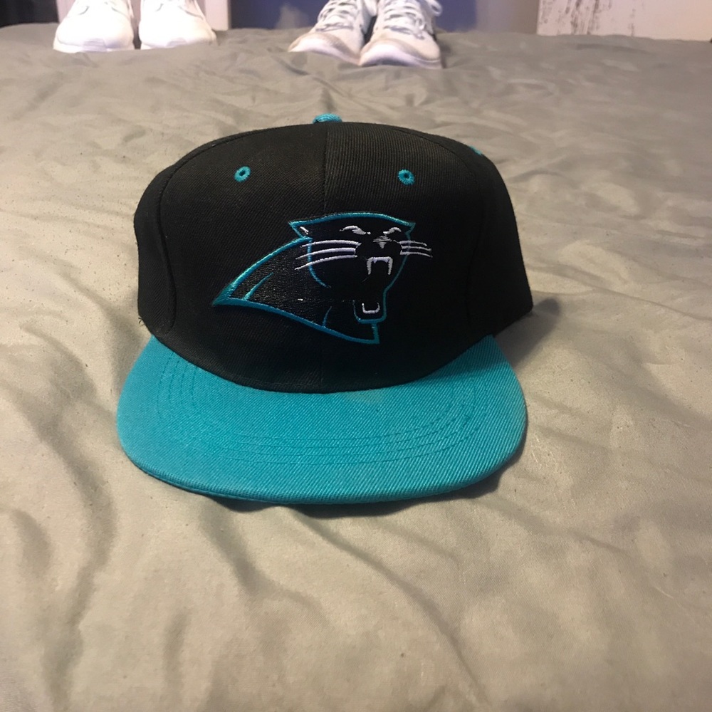 🔻SALE🔻PANTHERS HAT LIKE NEW!