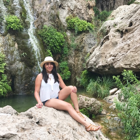 Meet your posher - Picture 6 of 9