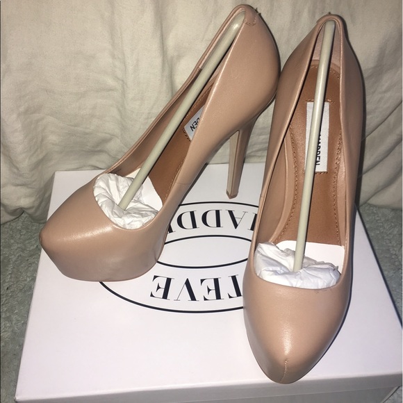 Steve Madden Shoes - Steve Madden Dejavu Blush Pumps