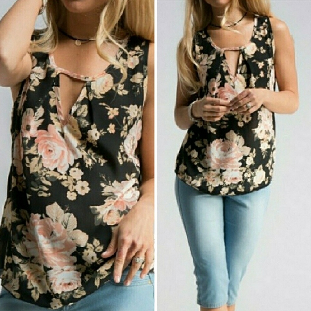 💥LAST 1! Black and Pink Floral Top - Picture 3 of 3