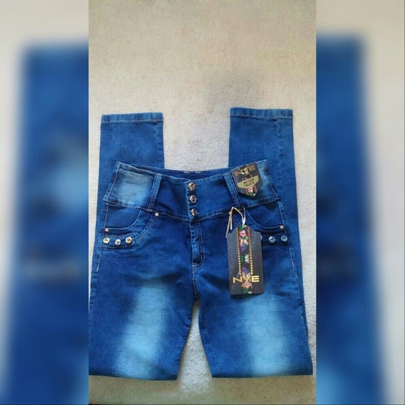 Jean Colombian - Picture 2 of 4