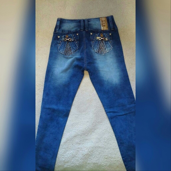 Jean Colombian - Picture 3 of 4