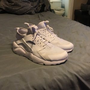 🔻SALE🔻NIKE AIR HUARACHE - MENS SIZE 11