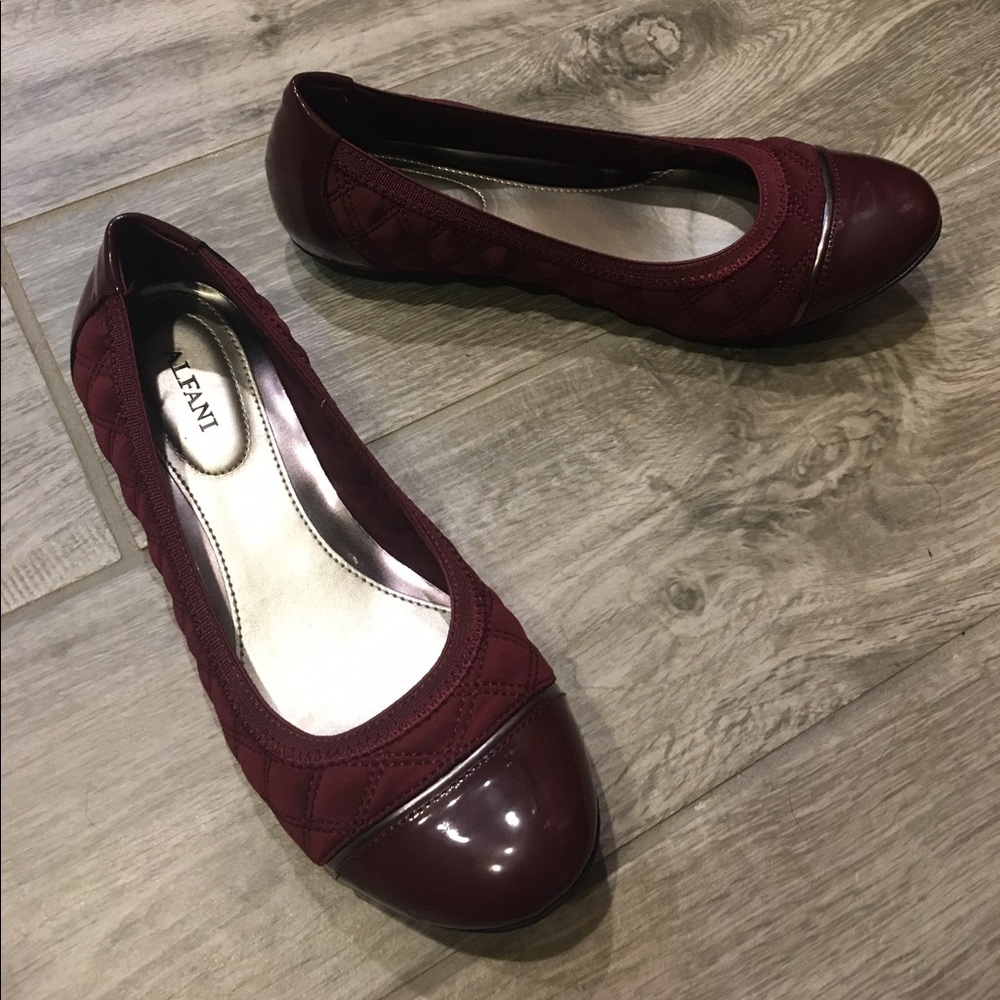 Alfani flats