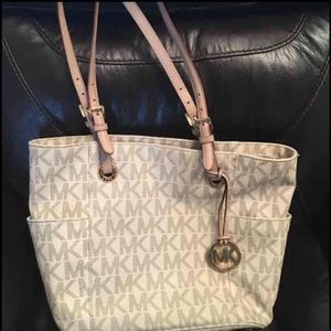 Michael Kors Authentic Jetset Handbag