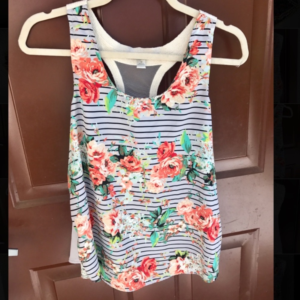 SALE!! Lauren Conrad size medium "flowy" shirt