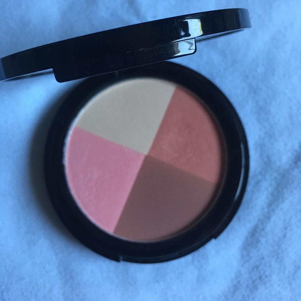 Eve Pearl Ultimate Face Palette