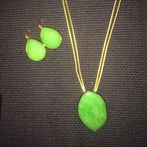 Beautiful jade necklace and earring set