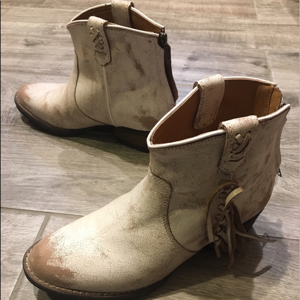 Very Volatile White Cowboy Boots