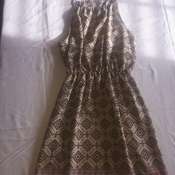 HOST PICK!💕(6/14/17) Patterned halter dress - Picture 1 of 4