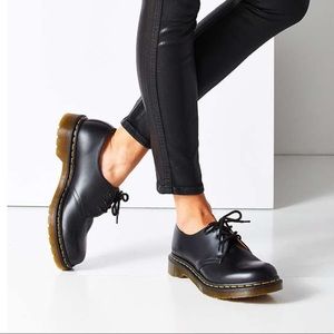 Dr. Martens 3-Eye Oxford Women's Size 7
