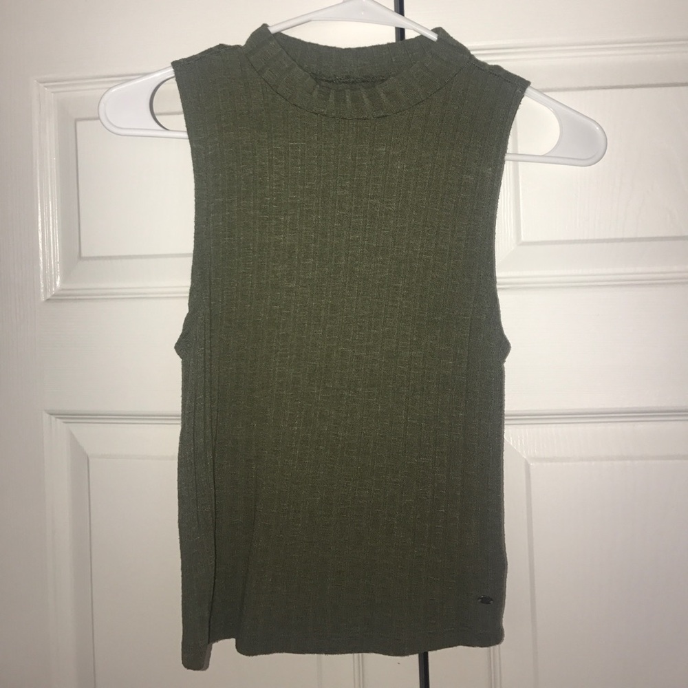 AEO high-neck cropped tank