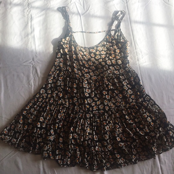 Brandy Melville daisy patterned babydoll dress - Picture 1 of 3
