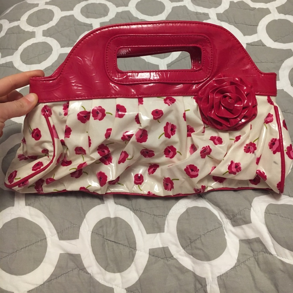 Authentic NEVER USED Vera Bradley frill clutch/bag