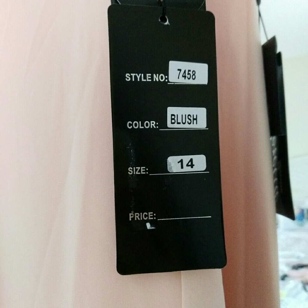 3 Bridesmaid dresses for 120$$$ - Picture 3 of 8