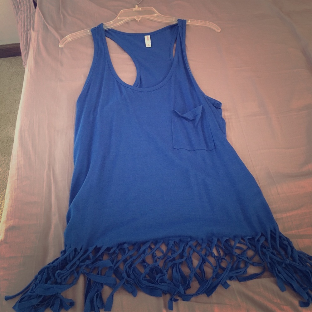 Blue tank medium