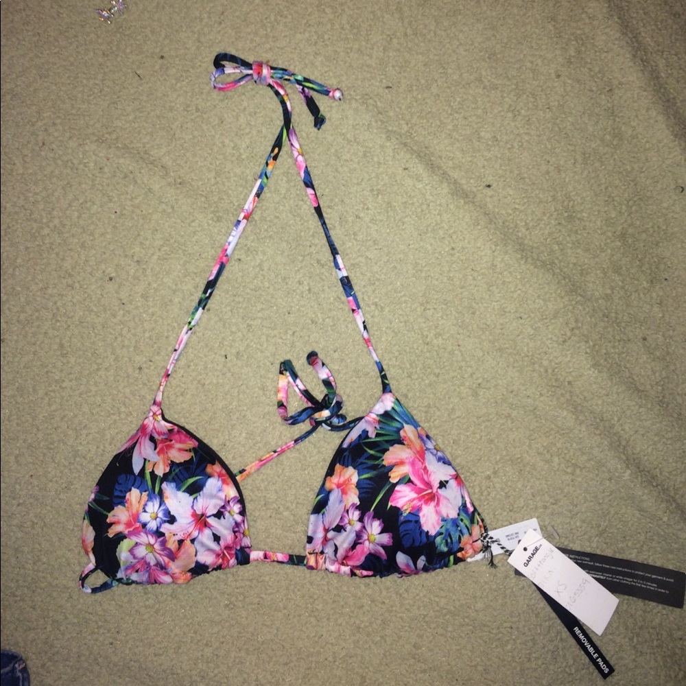 Black Floral Bikini Top 👙