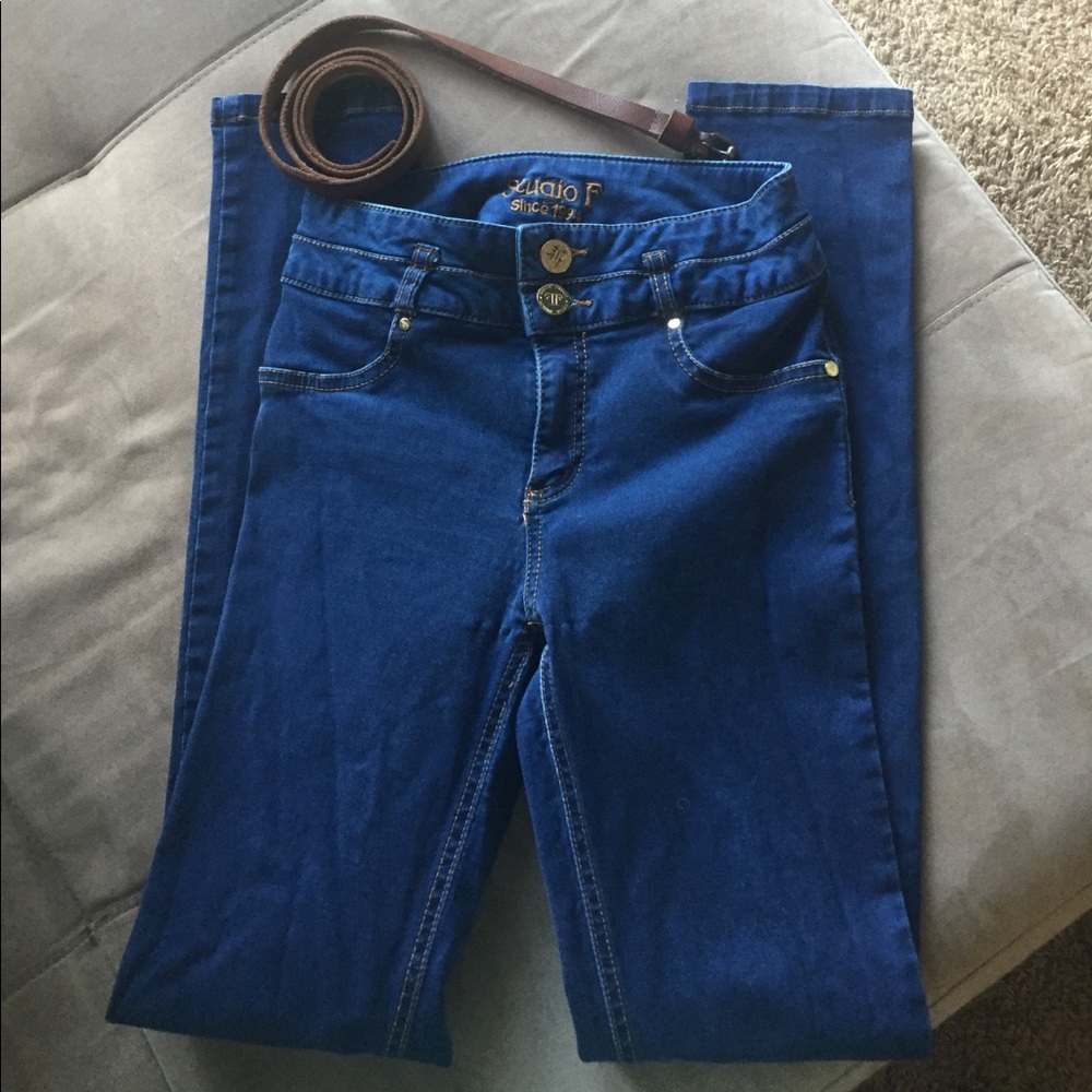 Studio F high waisted jeans 👖