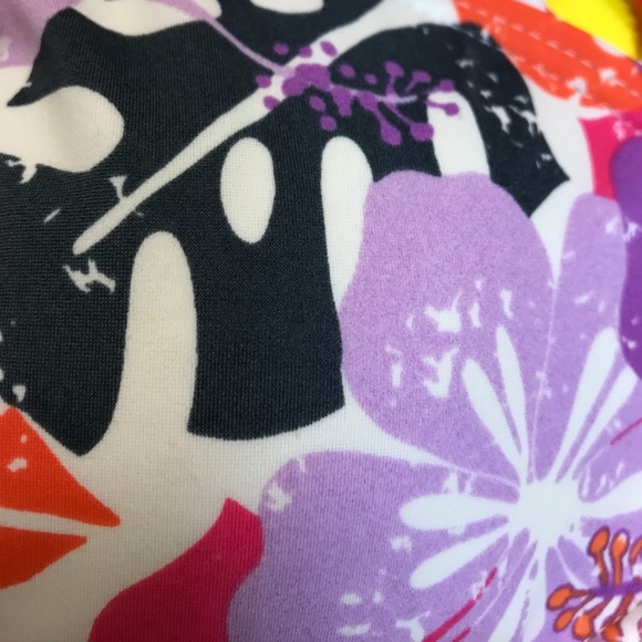 Bikini - Picture 3 of 3