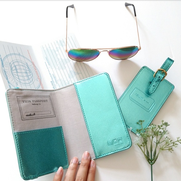 SALE! ESCAPE ARTIST PASSPORT COVER/LUGGAGE TAG SET - Picture 2 of 7