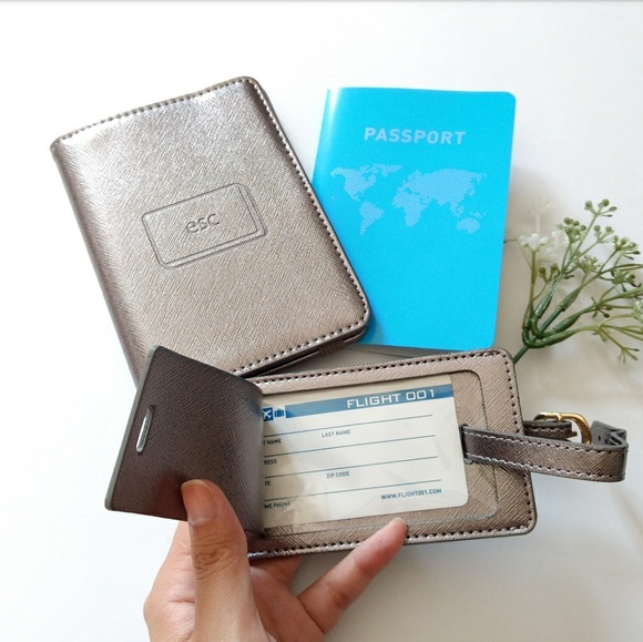 SALE! ESCAPE ARTIST PASSPORT COVER/LUGGAGE TAG SET - Picture 3 of 7
