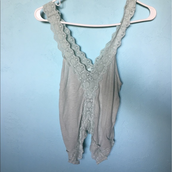 Urban Outfitters - Kimchi Blue tank - Picture 3 of 5