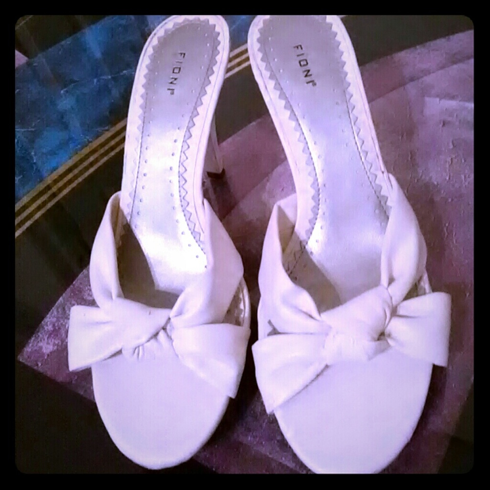 Fioni white leather shoes