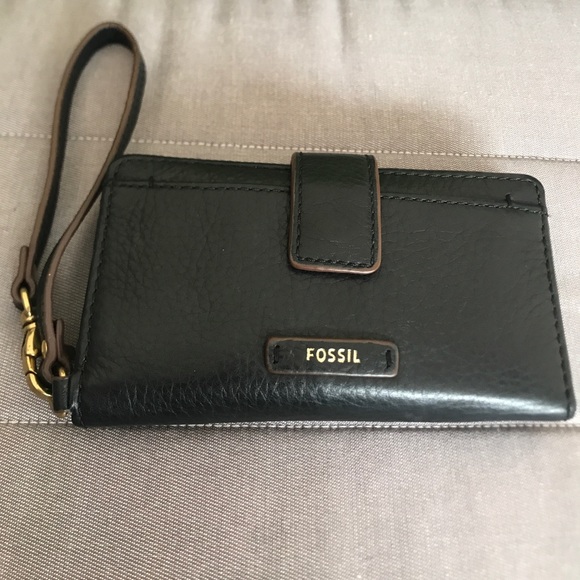 Fossil Handbags - Fossil Wristlet Sleek Black