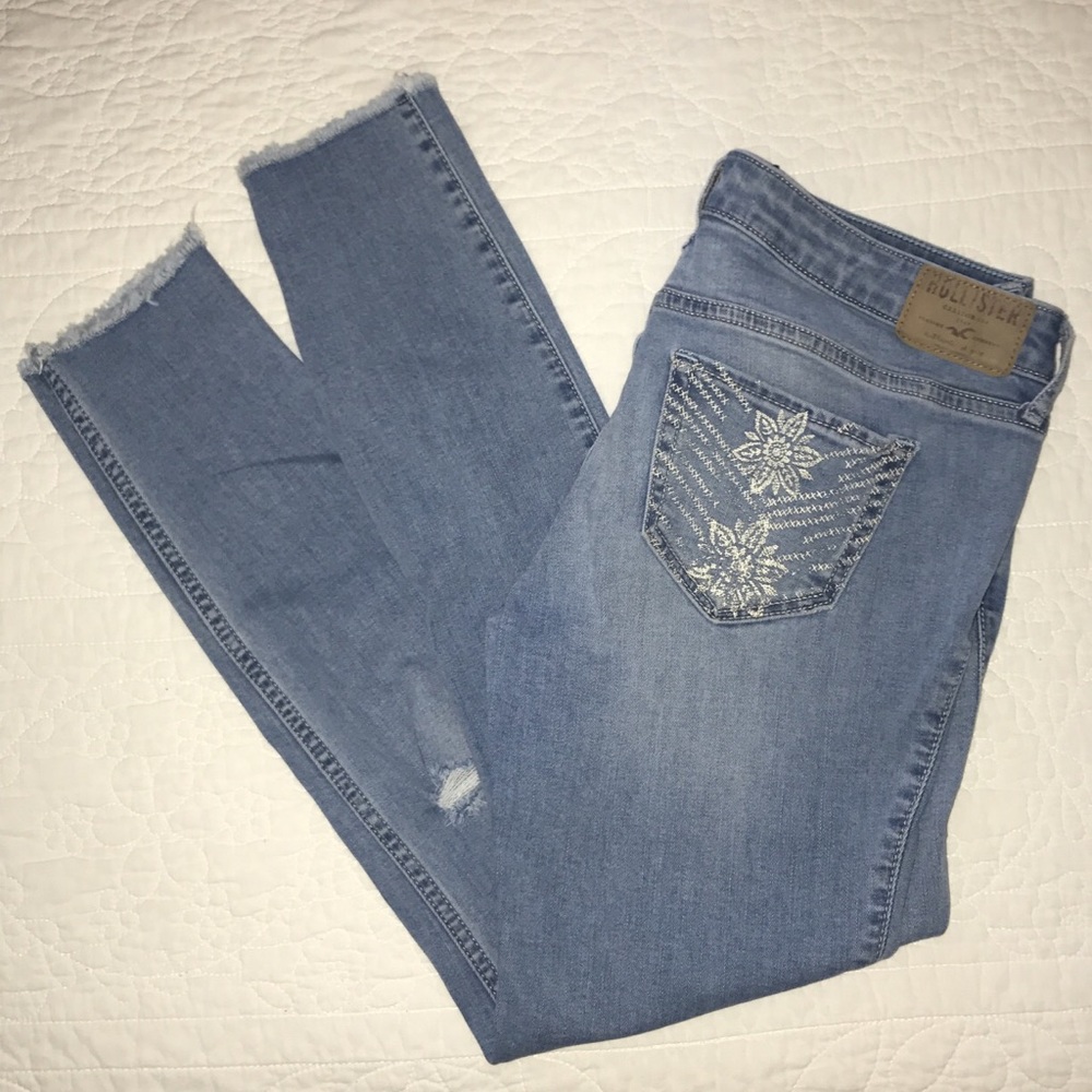 Hollister frayed crop