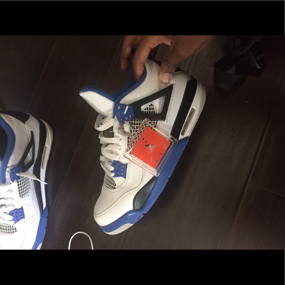 Have 2 pairs of 4's size 10 and 10.5