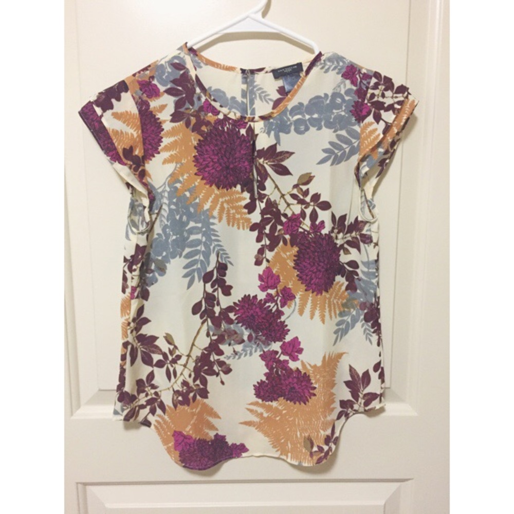 Ann Taylor Loft short sleeve floral blouse