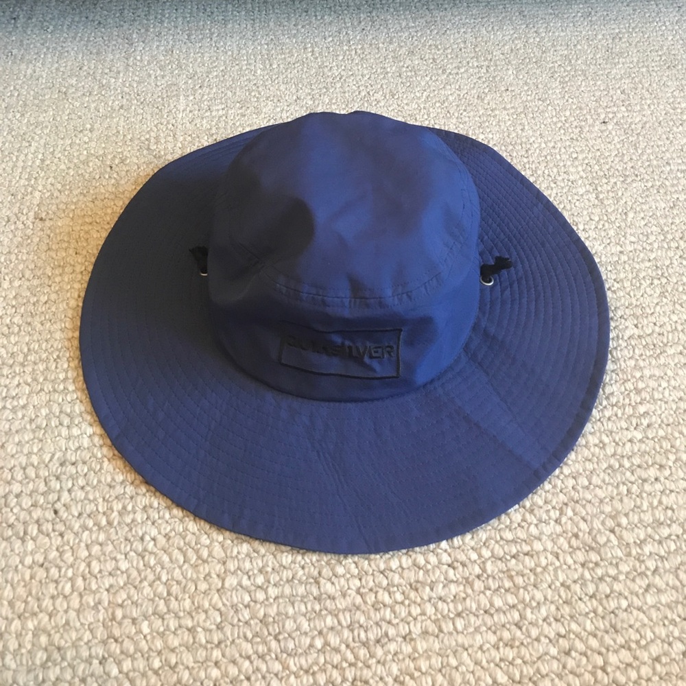 Blue Quiksilver bucket hat. Never worn!