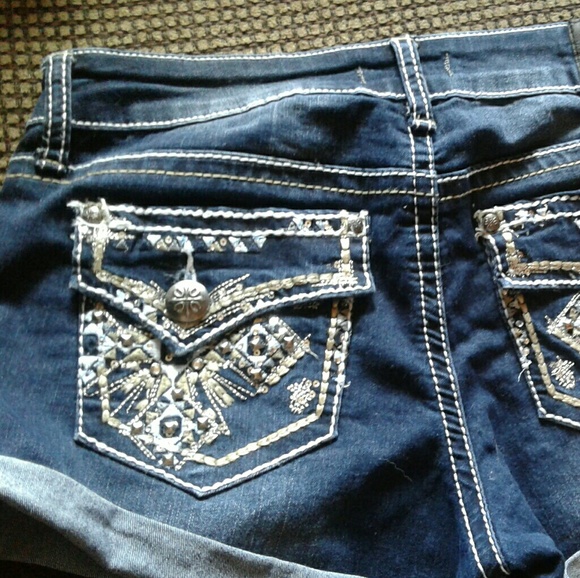 Shorts - Picture 2 of 4