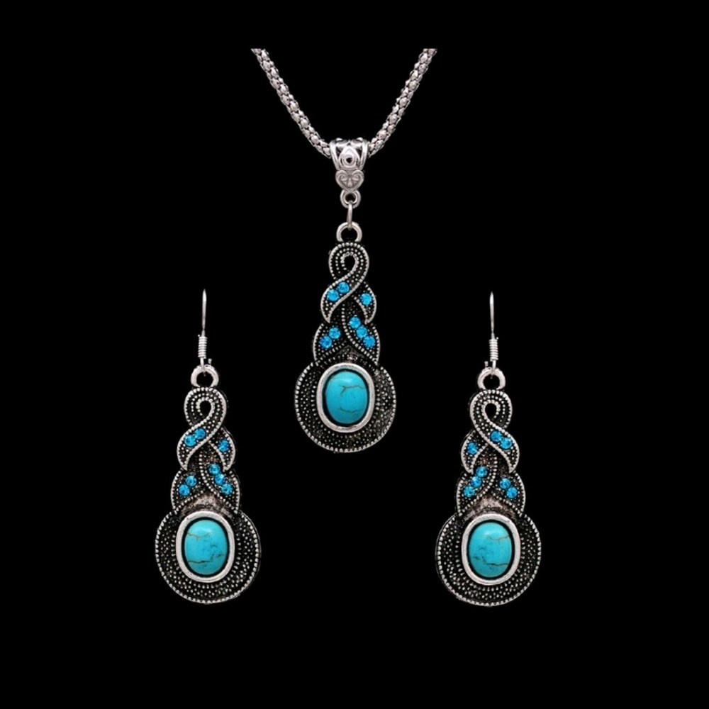 Gorgeous Vintage Necklace and Earrings Set