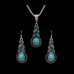 Jewelry - Gorgeous Vintage Necklace and Earrings Set Jewelry - Gorgeous Vintage Necklace and Earrings Set
