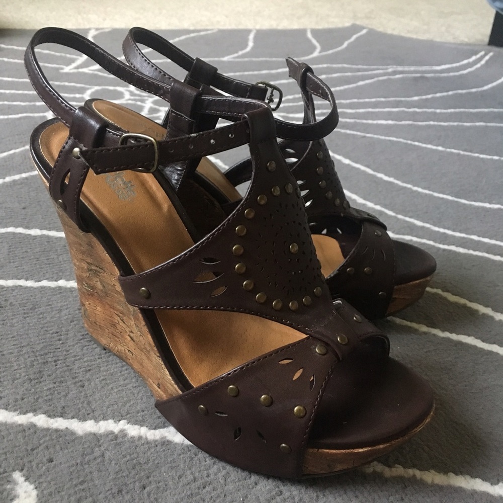 Charlotte Russe brown wedges