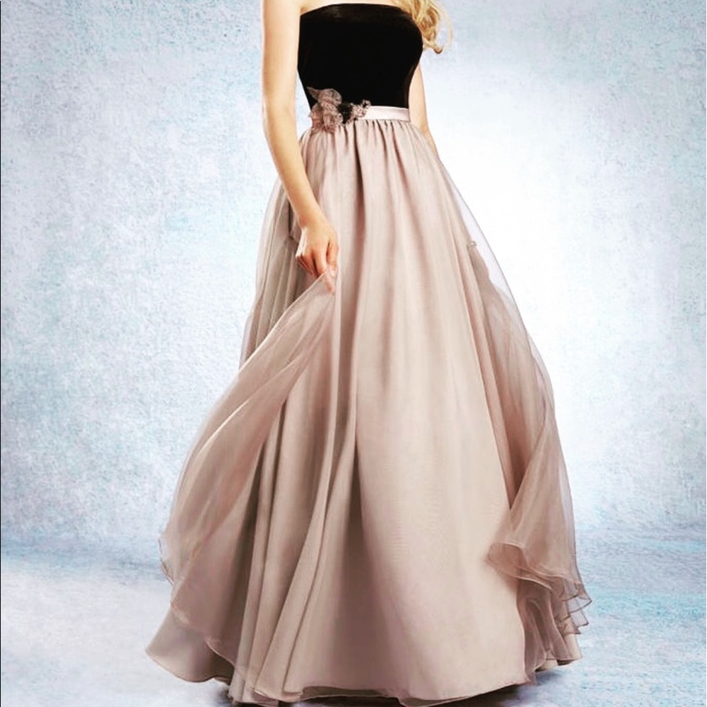 Black/Champagne Dress! 🖤 open to offers