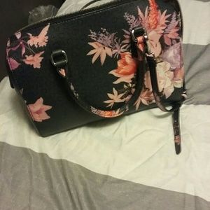 Guess Crossbody