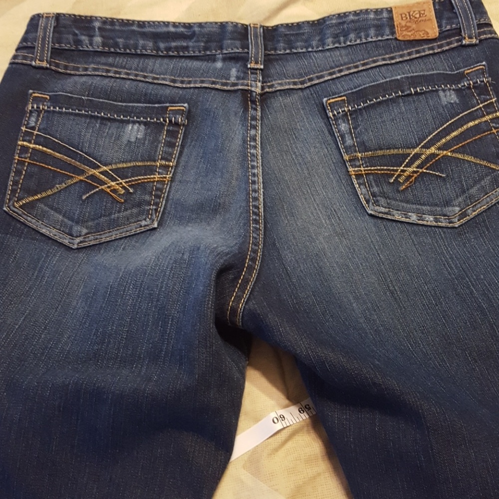 Womens 32 BKE Capris