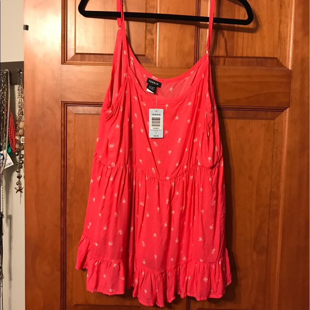 Cute pink tank w/ white palm trees